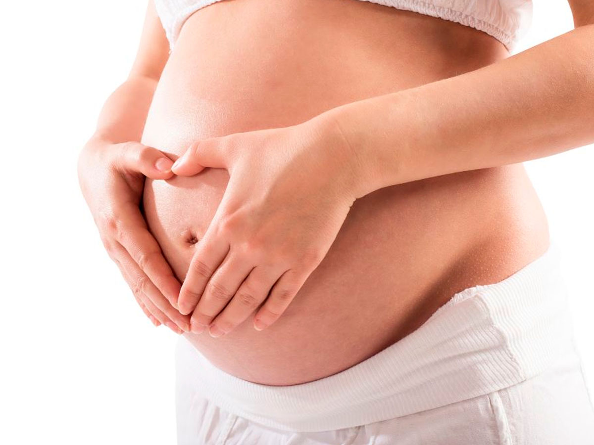 Mujer con embarazo ectópico